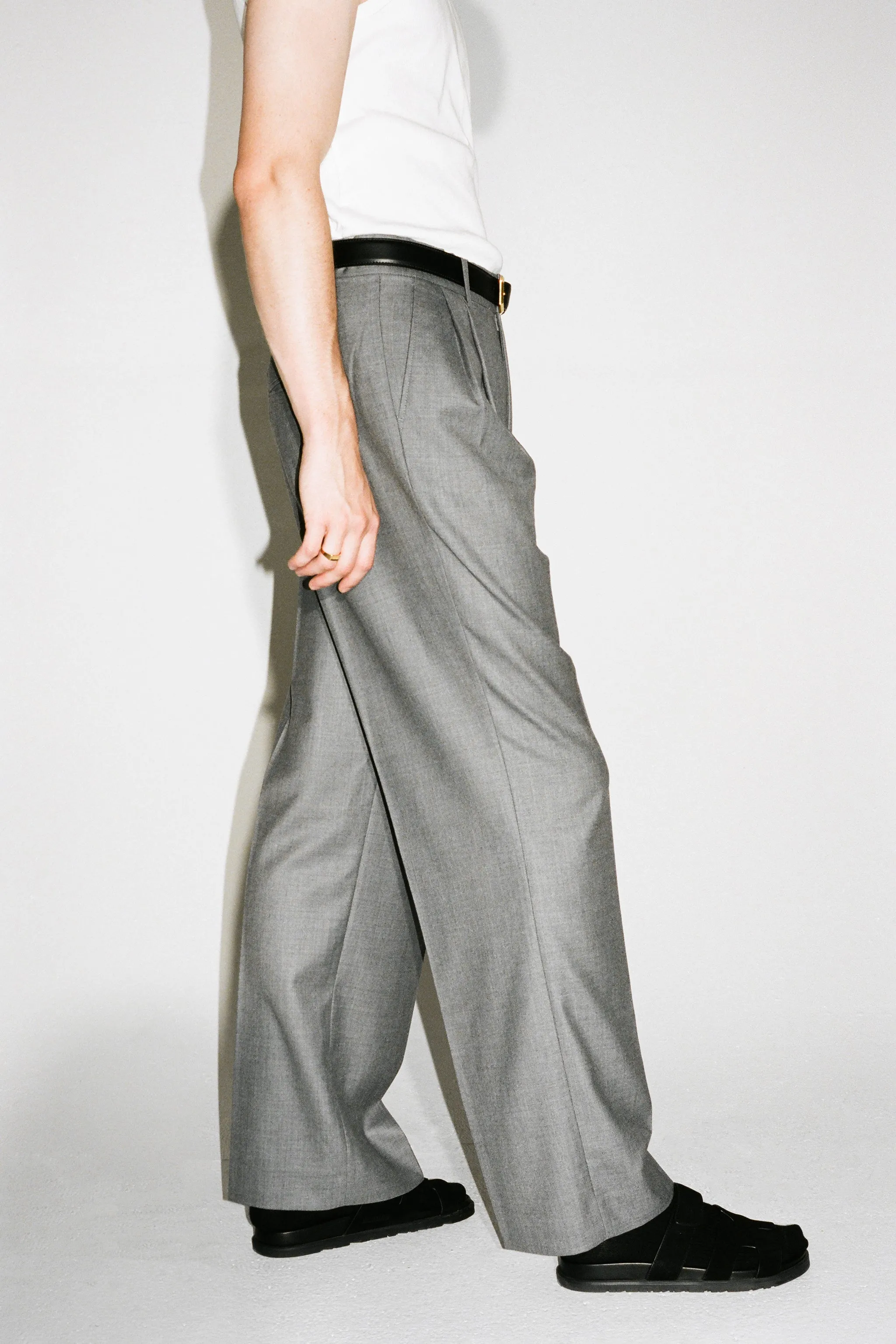 Dume Wide-Leg Ultra-Pleated Trouser  |  Granite