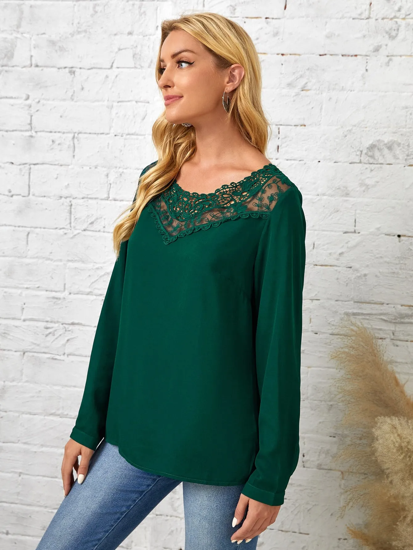 Elegant Plain Contrast Lace Long Sleeve Scoop Neck Regular Blouse