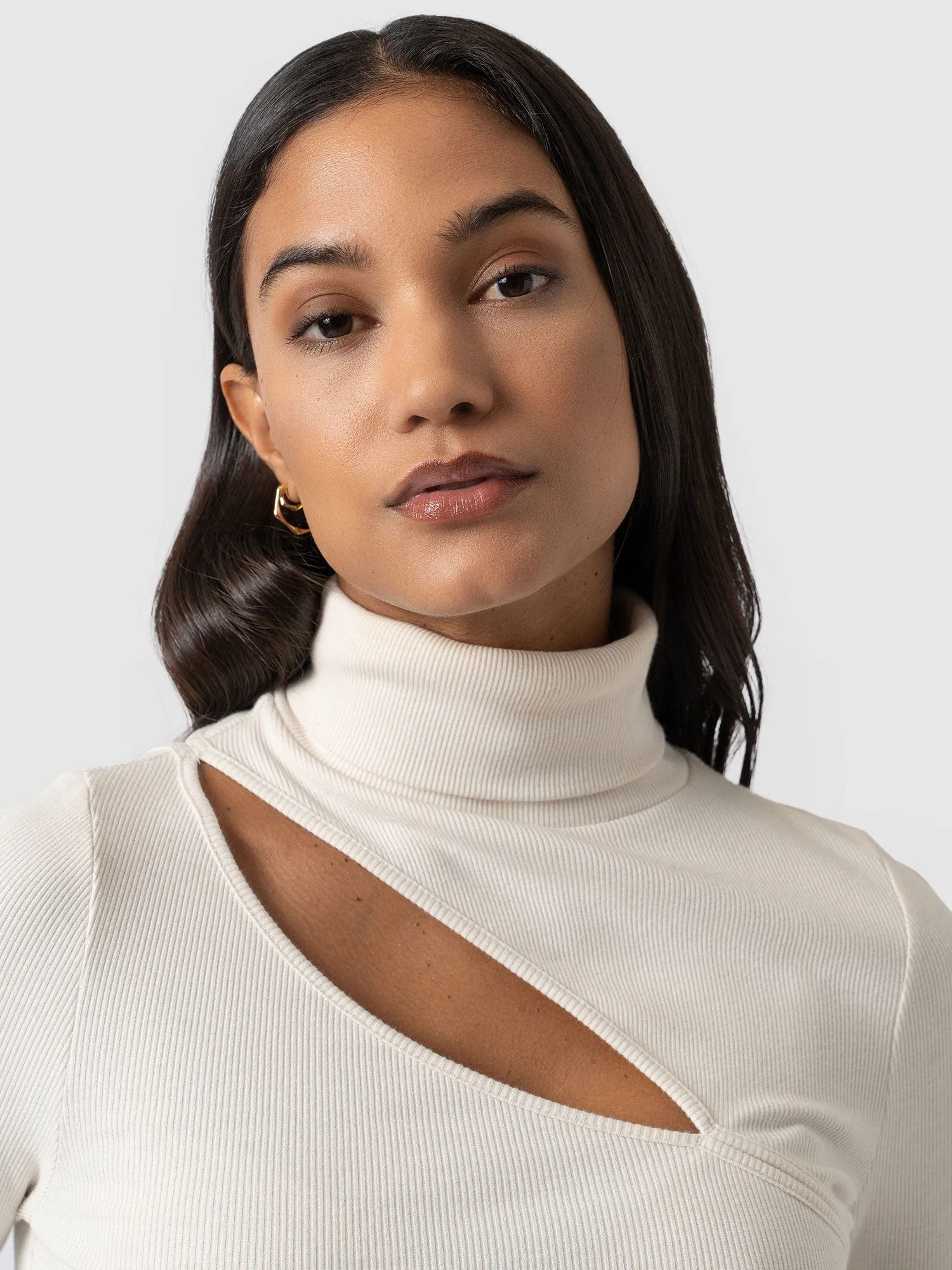 Reveal Turtle Neck - Cream