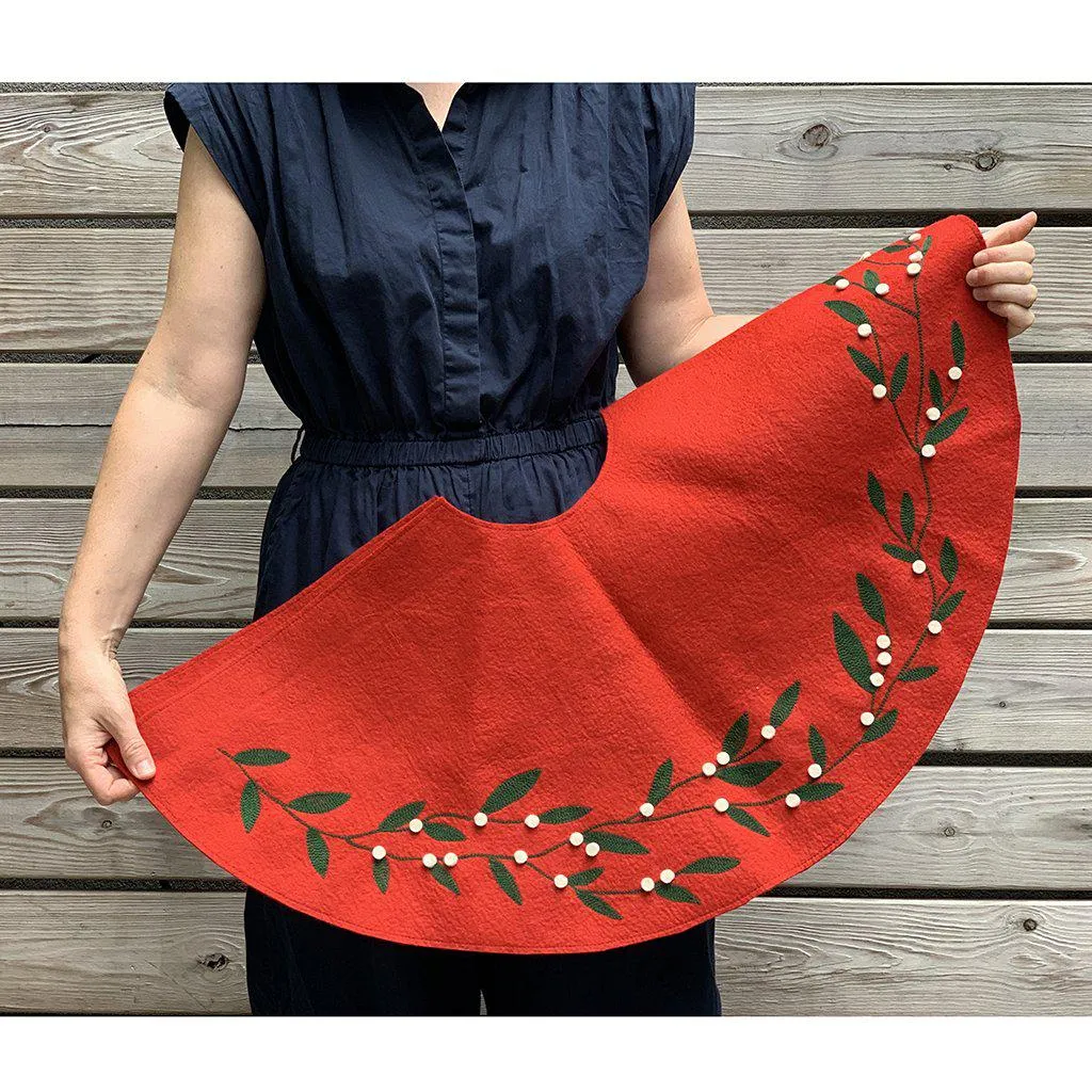 Small 34" Red Winter Berry Tree Skirt